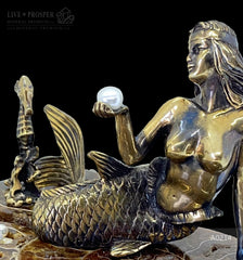 Bronze mermaid and seahorse with river and sea pearls on ammonite dolerite base Бронзовая русалочка и морской конёк с речным и морским жемчугом на аммоните подставка из долерита
