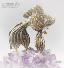 Bronze goldfish figure with demantoids eyes and amethyst on a dolerite plate  Бронзовая "Золотая" рыбка с глазами из демантоидов и аметистом на пластине из долерита 