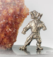 Bronze figure of monkey sensei karate master warrior with citrine geodes on a dolerite plate Бронзовая Обезьяна сенсей каратэ мастер с жеод цитрином на пластине из долерита Цитрин – камень богатства и процветания Бизнес оберег, амулет на деньги - для мужчин, рождённых в Год Обезьяны по китайскому календарю