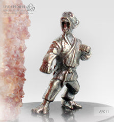 Bronze figure of monkey sensei karate master warrior with citrine geodes on a dolerite plate Бронзовая Обезьяна сенсей каратэ мастер с жеод цитрином на пластине из долерита Цитрин – камень богатства и процветания Бизнес оберег, амулет на деньги - для мужчин, рождённых в Год Обезьяны по китайскому календарю