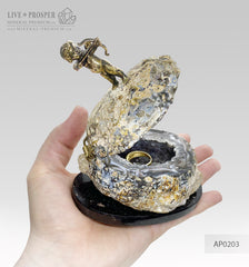 Bronze cupid on a stone agate geode box for an engagement ring on a dolerite plate Бронзовый купидон на каменной шкатулке из жеоды агата для помолвочного кольца на основании из долерита подарок на свадьбу Jewelry box Ювелирная шкатулка  подарок на свадьбу wedding gift 