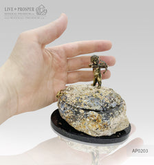 Bronze cupid on a stone agate geode box for an engagement ring on a dolerite plate Бронзовый купидон на каменной шкатулке из жеоды агата для помолвочного кольца на основании из долерита подарок на свадьбу Jewelry box Ювелирная шкатулка  подарок на свадьбу wedding gift 