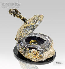 Bronze cupid on a stone agate geode box for an engagement ring on a dolerite plate Бронзовый купидон на каменной шкатулке из жеоды агата для помолвочного кольца на основании из долерита подарок на свадьбу Jewelry box Ювелирная шкатулка  подарок на свадьбу wedding gift 