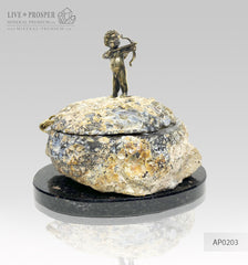 Bronze cupid on a stone agate geode box for an engagement ring on a dolerite plate Бронзовый купидон на каменной шкатулке из жеоды агата для помолвочного кольца на основании из долерита подарок на свадьбу Jewelry box Ювелирная шкатулка  подарок на свадьбу wedding gift 