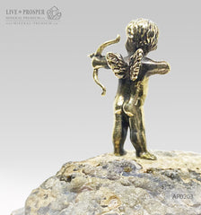 Bronze cupid on a stone agate geode box for an engagement ring on a dolerite plate Бронзовый купидон на каменной шкатулке из жеоды агата для помолвочного кольца на основании из долерита подарок на свадьбу Jewelry box Ювелирная шкатулка  подарок на свадьбу wedding gift 