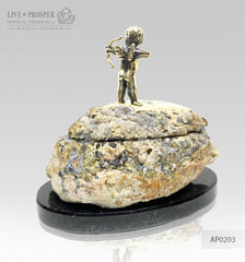 Bronze cupid on a stone agate geode box for an engagement ring on a dolerite plate Бронзовый купидон на каменной шкатулке из жеоды агата для помолвочного кольца на основании из долерита подарок на свадьбу Jewelry box Ювелирная шкатулка  подарок на свадьбу wedding gift 