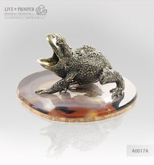 A bronze figure of a frog with demantoids inserts on a marvel and agate plats (moneybox) Бронзовая лягушка со вставками из демантоидов на пластине из агата и мрамора - копилка 