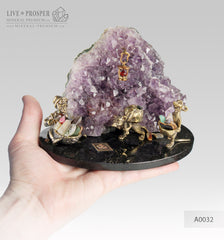 Bronze Dwarf with Miners mouse Figures at Amethyst mine on dolerite plate  Бронзовые Гном с шахтерами Мышами в шахте из Аметиста на пластине из долерита 