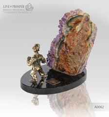 Bronze figure of monkey warrior with agate amethyst geodes on dolerite plate  Бронзовая фигурка воина обезьяны с жеод агата аметистом на пластине из долерита год обезьяны Mineral Premium Минерал Премиум 