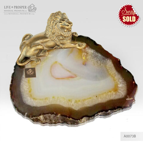 Bronze figure of lion with demantoids inserts on agate plate A0073B