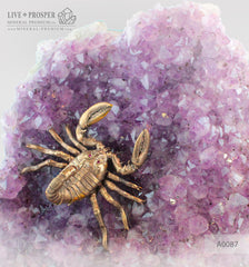 Gift Minerals Amethyst with Bronze scorpion figure with demantoid inserts Подарки из минералов аметист с бронзой скорпион со вставками из демантоидов