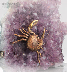 Gift Minerals Amethyst with Bronze scorpion figure with demantoid inserts Подарки из минералов аметист с бронзой скорпион со вставками из демантоидов