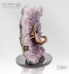 Gift Minerals Amethyst with Bronze scorpion figure with demantoid inserts Подарки из минералов аметист с бронзой скорпион со вставками из демантоидов
