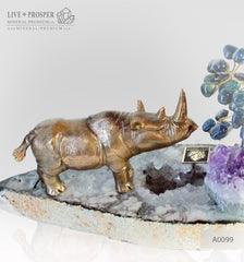 Bronze figures of rhino on an agate plate - a philosophy of contemplation Бронзовый носорог на агатовой пластине - философия созерцания