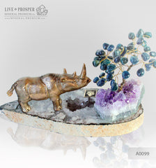 Bronze figures of rhino on an agate plate - a philosophy of contemplation Бронзовый носорог на агатовой пластине - философия созерцания
