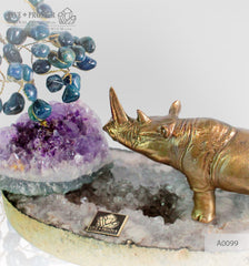 Bronze figures of rhino on an agate plate - a philosophy of contemplation Бронзовый носорог на агатовой пластине - философия созерцания
