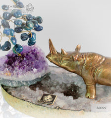 Bronze figures of rhino on an agate plate - a philosophy of contemplation Бронзовый носорог на агатовой пластине - философия созерцания