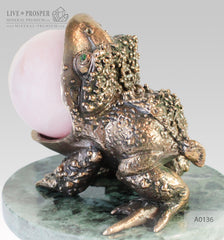 Bronze figure of frog with demantoid inserts with pink quartz sphere on a marvel plate Бронзовая лягушка со вставками из демантоидов с шаром из розового кварца на пластине из мрамора денежный оберег money amulet минерал премиум mineral premium ltd eshurin ешурин 