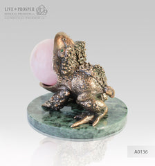 Bronze figure of frog with demantoid inserts with pink quartz sphere on a marvel plate Бронзовая лягушка со вставками из демантоидов с шаром из розового кварца на пластине из мрамора денежный оберег money amulet минерал премиум mineral premium ltd eshurin ешурин 