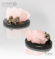 Bronze figure of a dog breed Pekingese with pink calcite on a dolerite plate  Бронзовая собака породы Пекинес с розовым кальцитом на пластине из долерита