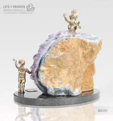 Bronze figure of Karlsson and Lillebror with amethyst agate geodes druze on a dolerite plate  Бронзовые Карлсон и Малыш с жеодой агата аметистовой друзой на пластине из долерита 