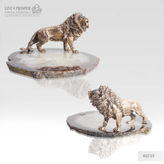 Bronze figure of lion the King of pride with demantoids inserts on agate plate Бронзовый лев Король прайда со вставками из демантоидов на пластине из агата