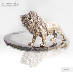 Bronze figure of lion the King of pride with demantoids inserts on agate plate Бронзовый лев Король прайда со вставками из демантоидов на пластине из агата