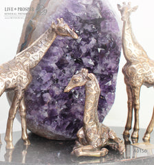 Bronze giraffes family with agate geode amethyst on a dolerite plate Бронзовое Семейство жирафов с жеодой агата аметистовой друзой на пластине из долерита 