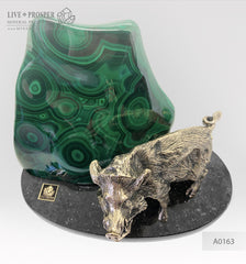 Bronze wild boar with malachite on a plate of dolerite Бронзовый кабан с малахитом на пластине из долерита 