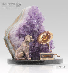 Bronze figures of the dog and Gramophone with agate geode amethyst on a dolerite plate Бронзовые собака и Патефон с жеодой агата аметистовой друзой на пластине из долерита 