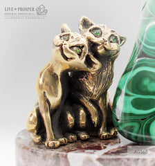 Bronze figures of sweetheart сat couple with gems inserts and malachite on marvel plate  Бронзовая пара влюблённых кошек со вставками из самоцветов c малахитом на мраморной пластине