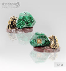 Bronze figures of sweetheart сat couple with gems inserts and malachite on marvel plate  Бронзовая пара влюблённых кошек со вставками из самоцветов c малахитом на мраморной пластине