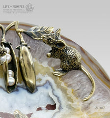 Bronze figures of mice with beans and pearls on an agate slice and a marble plate Бронзовые фигурки мышей с фасолью и жемчугом на срезе агата и пластине из мрамора год крысы 2020 Новый год крысы 2020 подарок на новый год Mineral Premium 