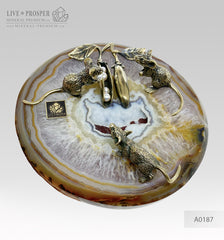 Bronze figures of mice with beans and pearls on an agate slice and a marble plate Бронзовые фигурки мышей с фасолью и жемчугом на срезе агата и пластине из мрамора год крысы 2020 Новый год крысы 2020 подарок на новый год Mineral Premium 