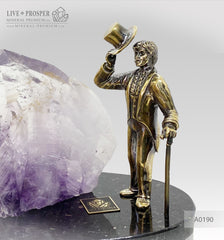 Bronze figures of Gentleman and lady with amethyst on a dolerite plate Бронзовые Amethyst wedding anniversary джентльмен и дама с аметистом на пластине из долерита Аметистовая свадьба