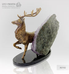 Bronze deer figure with agate geode amethyst druze on a dolerite plate Бронзовый олень с агата жеода аметистовой друзой на пластине из долерита Mineral premium Минерал премиум подарок для руководителя кабинетная скульптура 