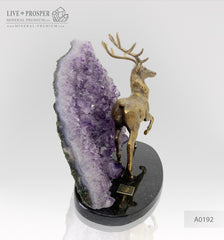 Bronze deer figure with agate geode amethyst druze on a dolerite plate Бронзовый олень с агата жеода аметистовой друзой на пластине из долерита Mineral premium Минерал премиум подарок для руководителя кабинетная скульптура 