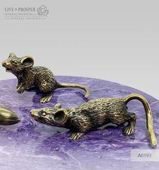 Bronze figures of mice with beans and pearls on a charoite plate Бронзовые фигурки мышей с фасолью и жемчугом на пластине из чароита год крысы 2020 Новый год крысы 2020 подарок на новый год Mineral Premium 