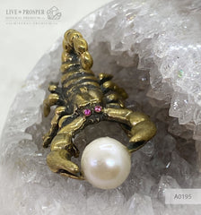 Mineral premium Silver figure of scorpion inside geode agate amethyst sphere with sea pearl and Swarovski inserts on dolerite plate Серебряный скорпион внутри жеоды аметиста агатовой сферы с морской жемчужиной и вставками из Сваровски на пластине из долерита Минерал премиум подарок руководителю подарок скорпионам 