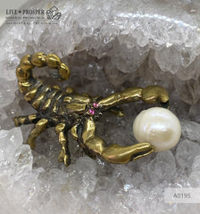 Mineral premium Silver figure of scorpion inside geode agate amethyst sphere with sea pearl and Swarovski inserts on dolerite plate Серебряный скорпион внутри жеоды аметиста агатовой сферы с морской жемчужиной и вставками из Сваровски на пластине из долерита Минерал премиум подарок руководителю подарок скорпионам 