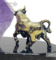 Bronze bull with agate geode amethyst on a dolerite plate Бронзовый бык с жеодой агата аметистовой друзой на пластине из долерита Символ года 2021 2021 год быка Подарок на новый год что подарить в год быка 
