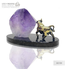 Bronze bull with agate geode amethyst on a dolerite plate Бронзовый бык с жеодой агата аметистовой друзой на пластине из долерита Символ года 2021 2021 год быка Подарок на новый год что подарить в год быка 