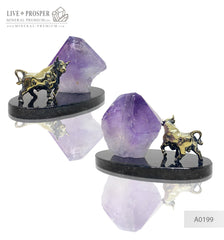 Bronze bull with agate geode amethyst on a dolerite plate Бронзовый бык с жеодой агата аметистовой друзой на пластине из долерита Символ года 2021 2021 год быка Подарок на новый год что подарить в год быка 