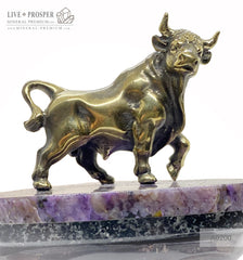 Bronze bull figure with charoite base on a handmade wooden stand Бронзовый бык на срезе из чароита и деревянной подставки ручной работы   Символ года 2021 2021 год быка Подарок на новый год что подарить в год быка 