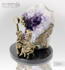 Wedding gift подарок на свадьбу подарок на юбилей Bronze cupid and sweethearts on a bench with garnet heart and clock on geode agate amethyst druzy background on a dolerite plate Бронзовые амур и влюбленные на лавке с сердцем из граната и часами с агата жеодой аметистовой друзой на пластине из долерита Минерал премиум Mineral Premium