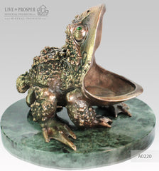 Bronze frog figure with demantoid inserts with an amethyst sphere on a marvel plate Бронзовая лягушка со вставками из демантоидов с шаром из аметиста на пластине из мрамора