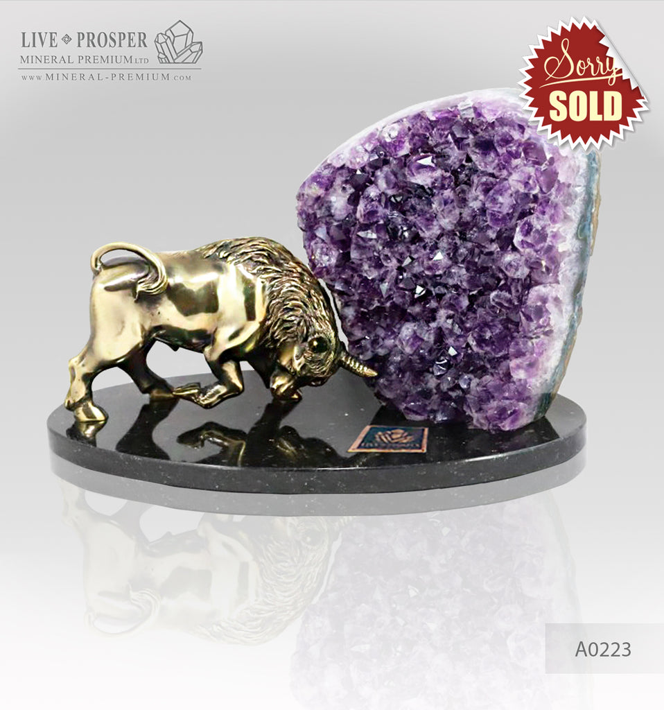 Bronze bull with agate geode amethyst on a dolerite plate A0223