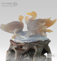 Solid Agate carving of Three Mandarin ducks on a wooden stand Три уточки Мандаринки из агата на деревянной подставке