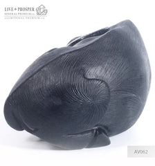 Solid black obsidian Bull carving Бык из черного обсидиана 