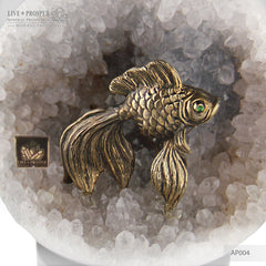 Bronze figure of goldfish with demontoids eyes in amethyst agate geodes sphere on a dolerite plate Бронзовая "Золотая" рыбка с глазами из демантоидов в шаре из жеод агата аметиста на пластине из долерита